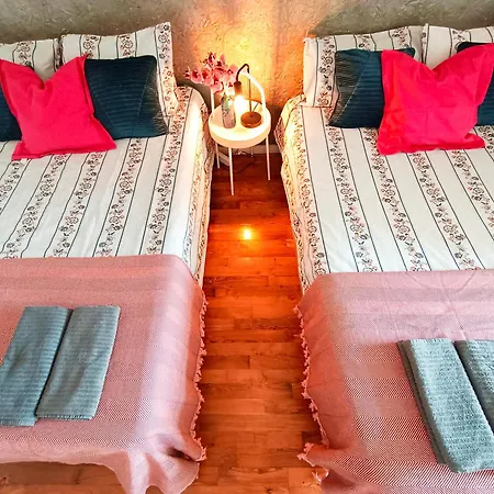 Oasis - Plaza Urquinaona Hostal Barcelona